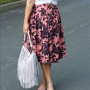 H&M pink skirt